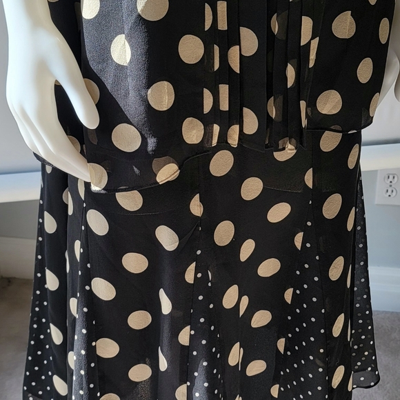 Plus Size 24W Jones New York Collection Woman Polka-Dot Blouse-Skirt Set - Picture 4 of 10